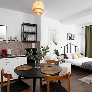 Modern Near Morii Apartament