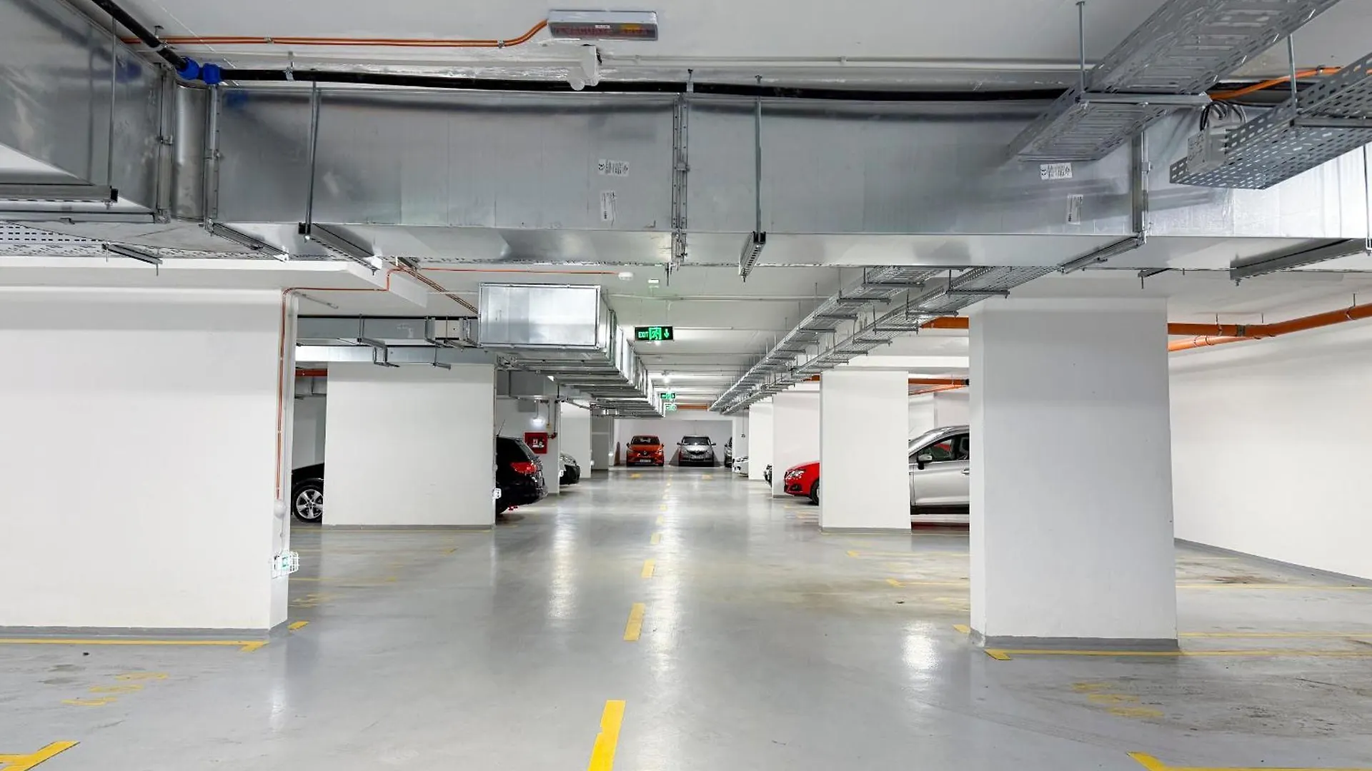 Blue Dream Apartment Plaza With Parking Bucharest