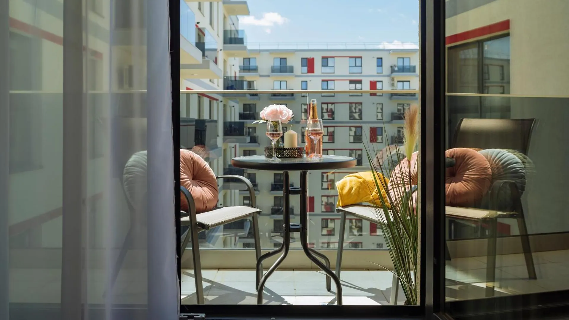 Blue Dream Apartment Plaza With Parking Bucharest
